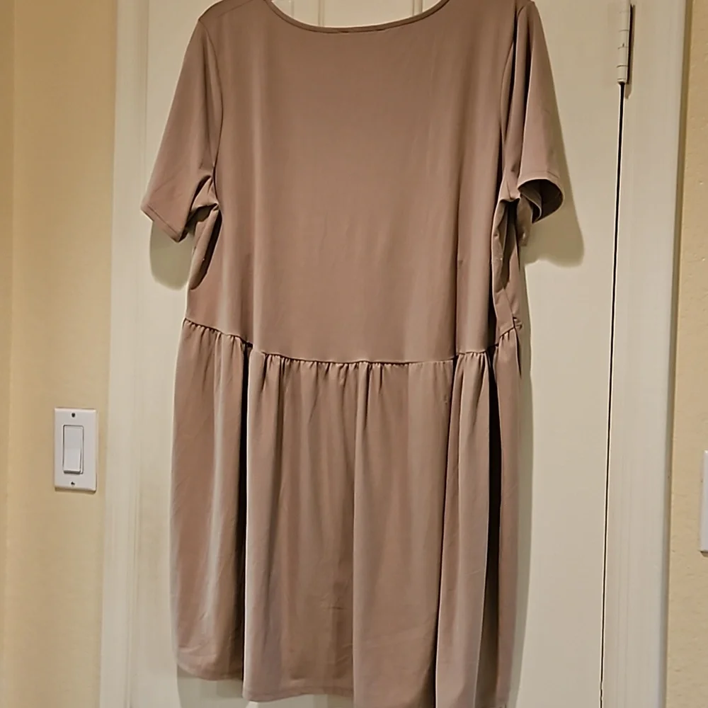 Zenana Taupe Blouse Size 1x - Picture 6 of 9